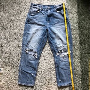 American Eagle Light Wash Mom Jean